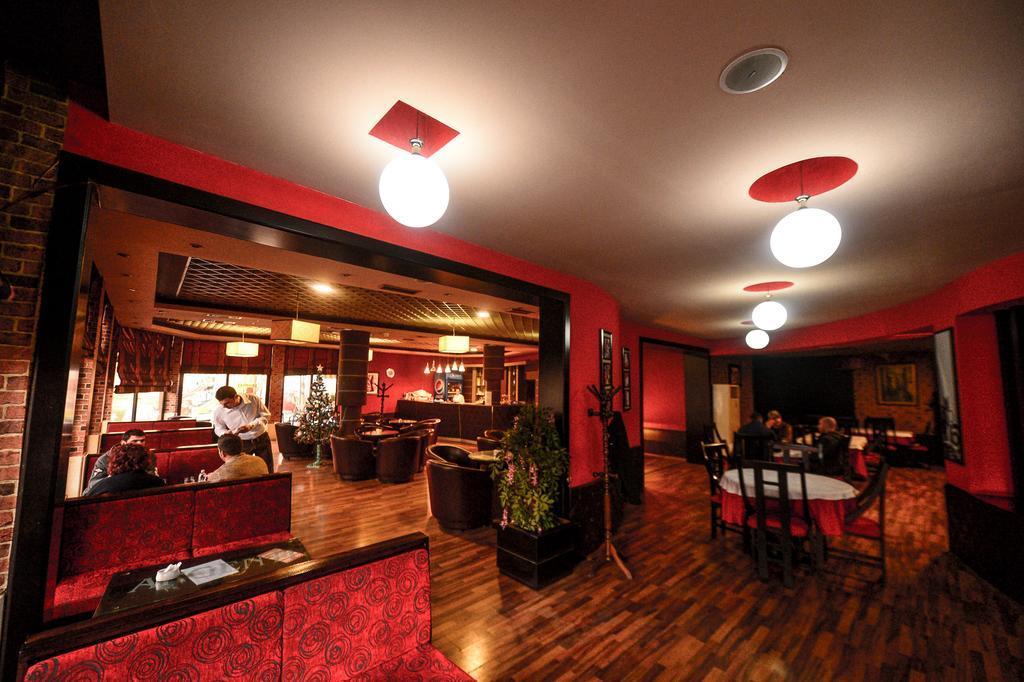 Hotel Argenti Shkoder Exterior photo