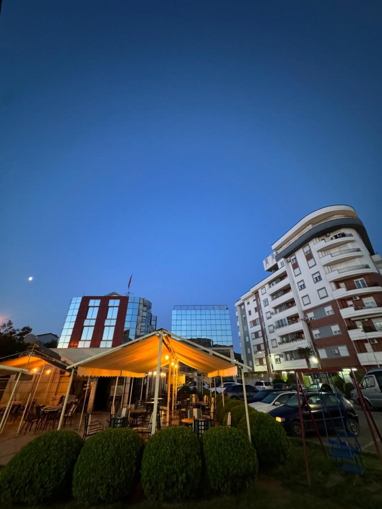 Hotel Argenti Shkoder Exterior photo