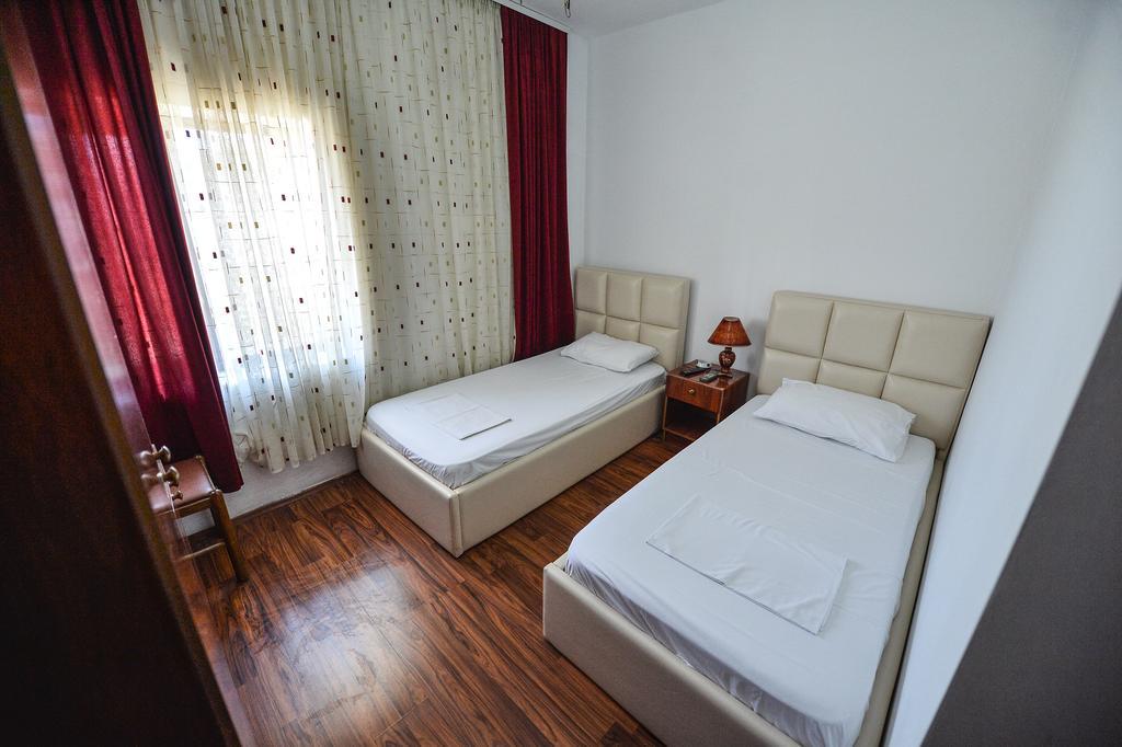 Hotel Argenti Shkoder Exterior photo